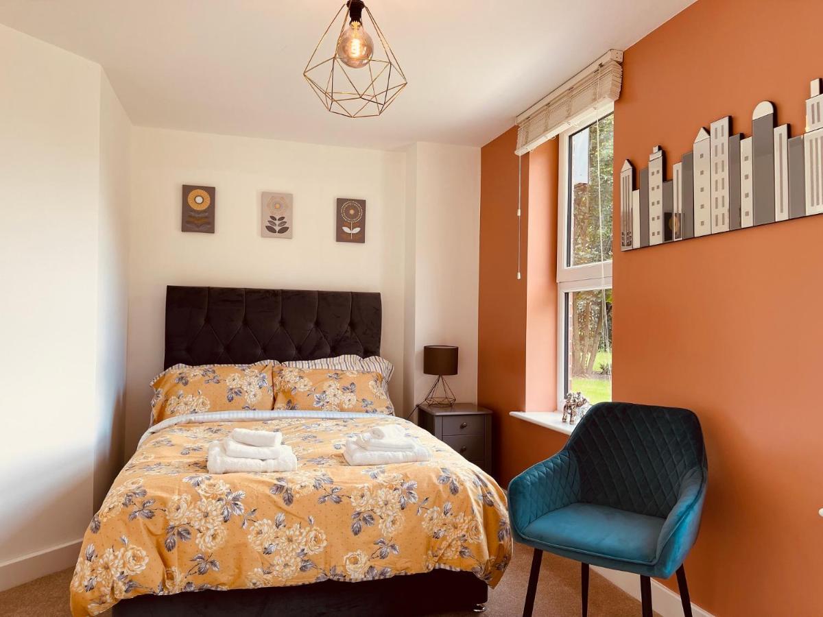 Cheerful 2-Bed Townhouse In Wakefield With Parking Vila Exterior foto