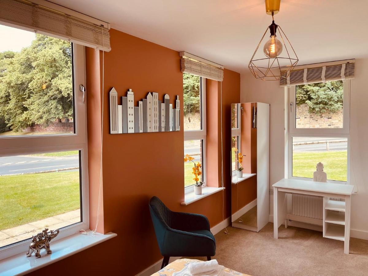 Cheerful 2-Bed Townhouse In Wakefield With Parking Vila Exterior foto