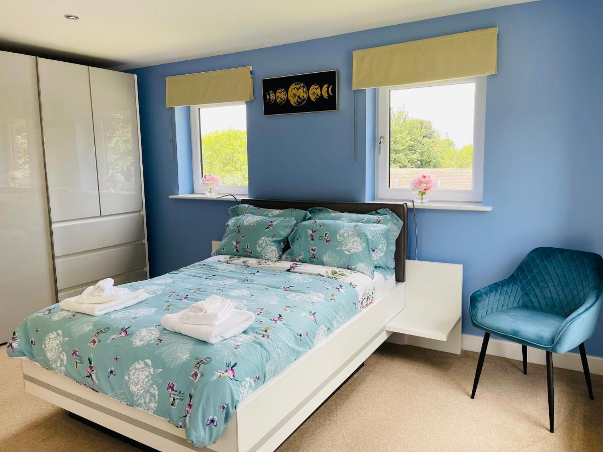 Cheerful 2-Bed Townhouse In Wakefield With Parking Vila Exterior foto